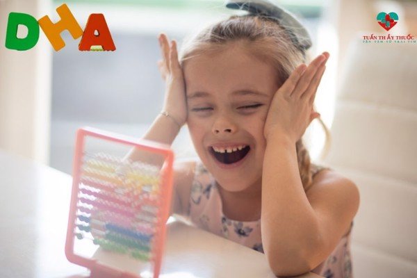 DHA là gì? Vì sao mẹ cần bổ sung DHA cho trẻ sơ sinh?