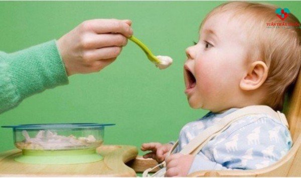 CHO BÉ ĂN GÌ KHI BỊ TIÊU CHẢY? DINH DƯỠNG CHO TRẺ BỊ TIÊU CHẢY NHƯ THẾ NÀO? LỜI KHUYÊN TỪ CHUYÊN GIA
