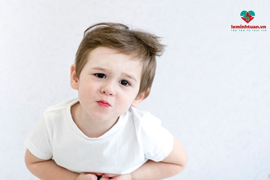 Trẻ 4 tuổi bị táo bón lâu ngày phải điều trị và chăm sóc trẻ thế nào?