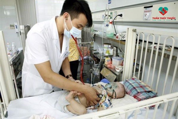 Dấu hiệu bé bị tiêu chảy, khi nào cần đưa con đi bệnh viện