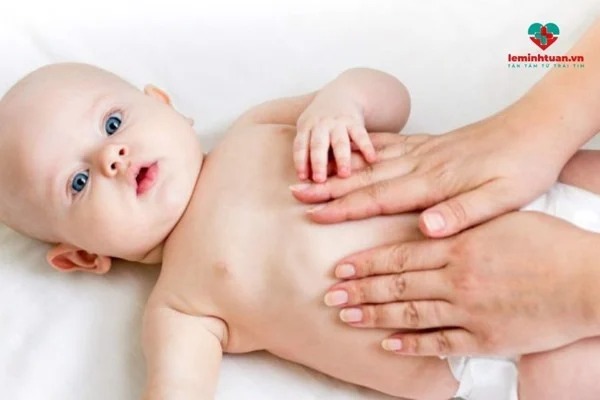Trẻ bị chướng bụng đầy hơi buồn nôn giải pháp đơn giản từ chuyên gia