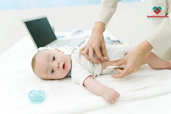 Trẻ bị chướng bụng buồn nôn nguyên nhân và giải pháp từ bác sĩ